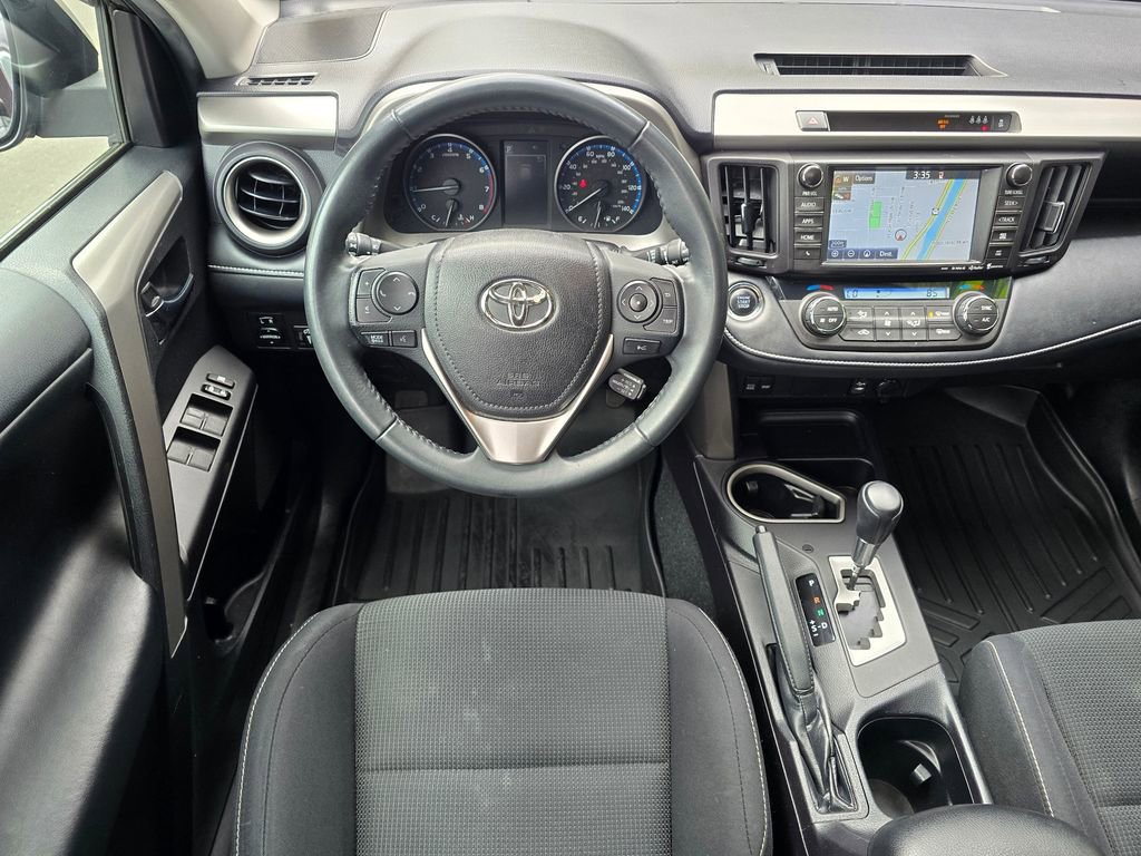 Used 2017 Toyota RAV4 XLE AWD/4WD image 13