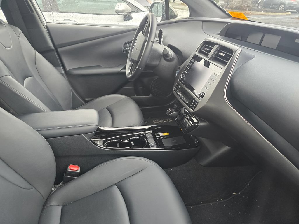 Used 2021 Toyota Prius FWD image 12