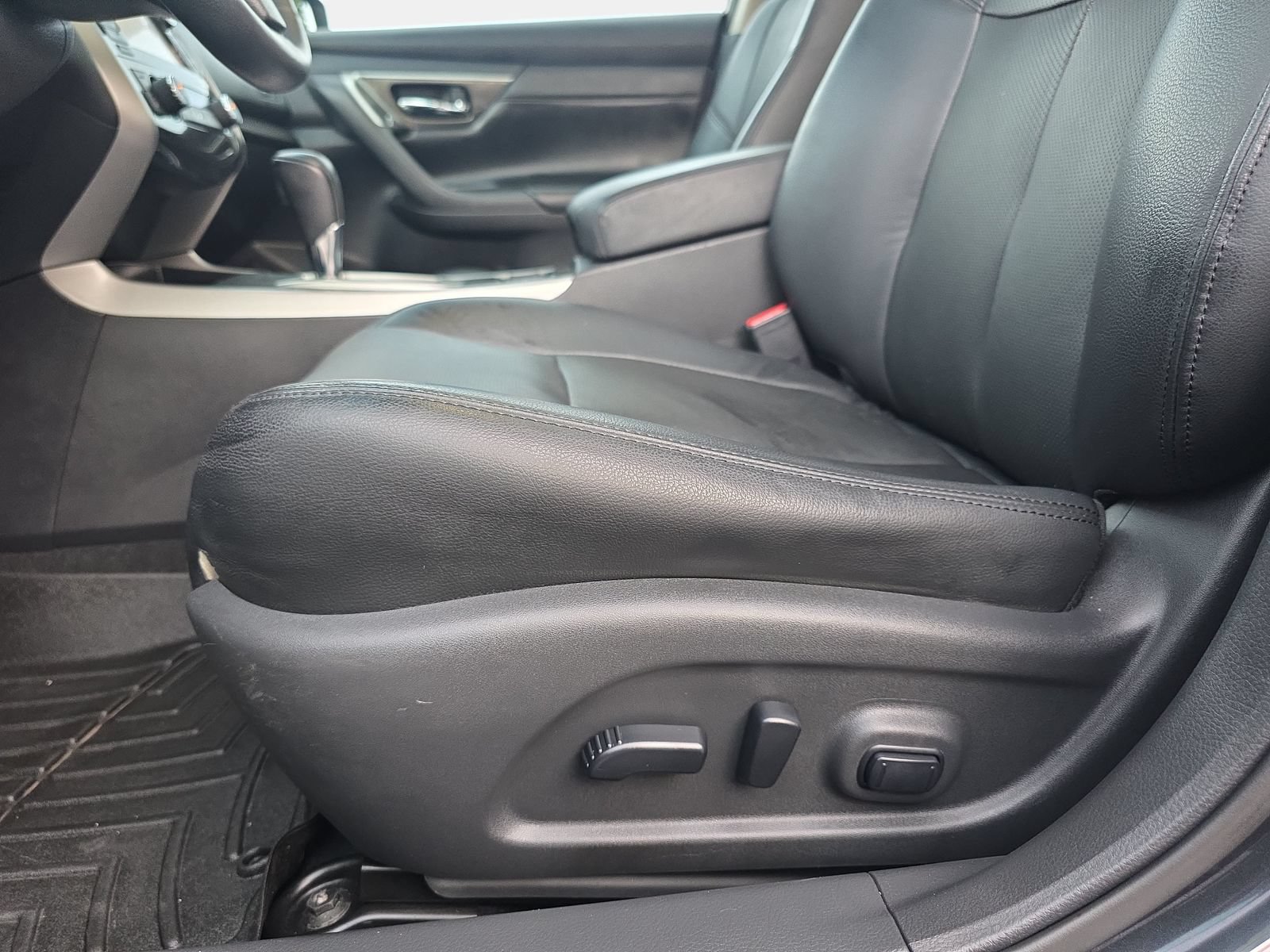 Used 2015 Nissan Altima 3.5 SL FWD image 27