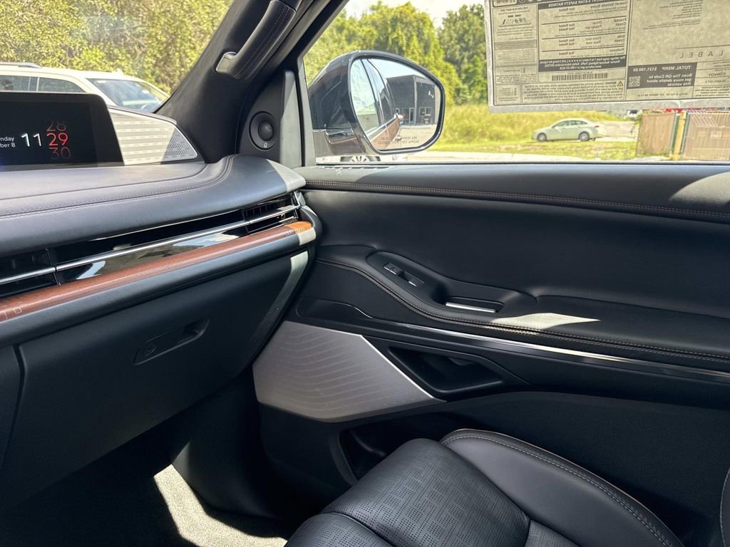 New 2025 Lincoln Navigator Black Label image 23