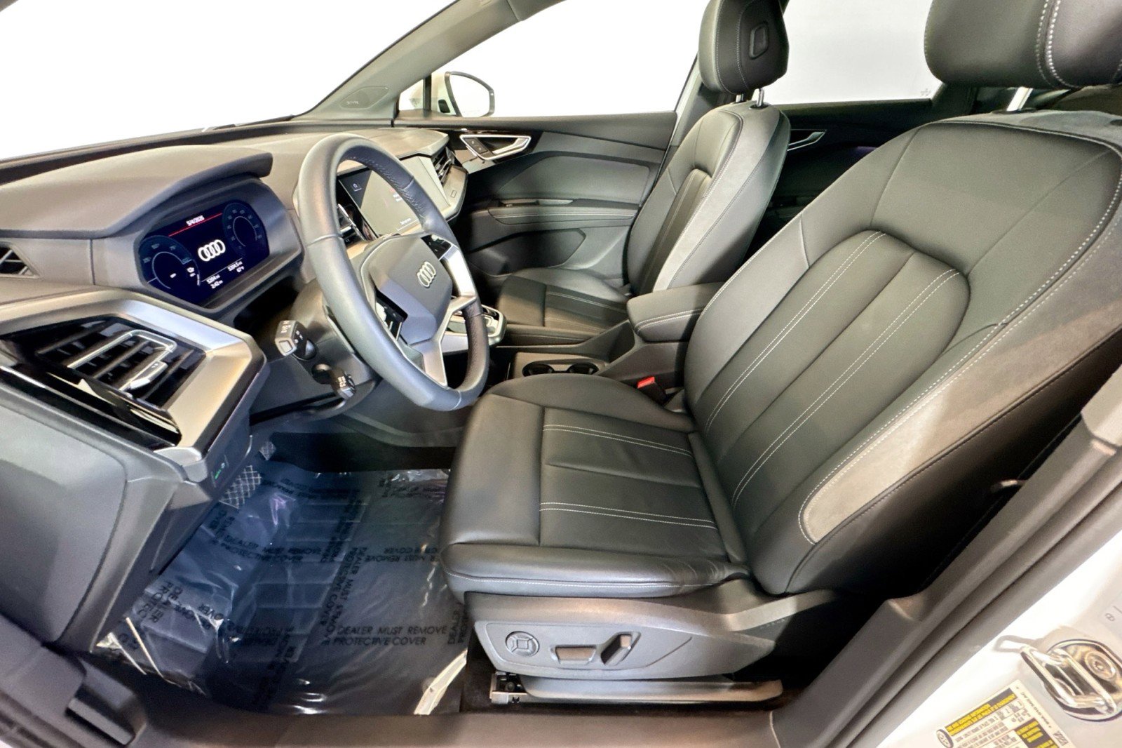 Used 2025 Audi Q4 e-tron Premium Plus w/ Premium Plus AWD/4WD image 19