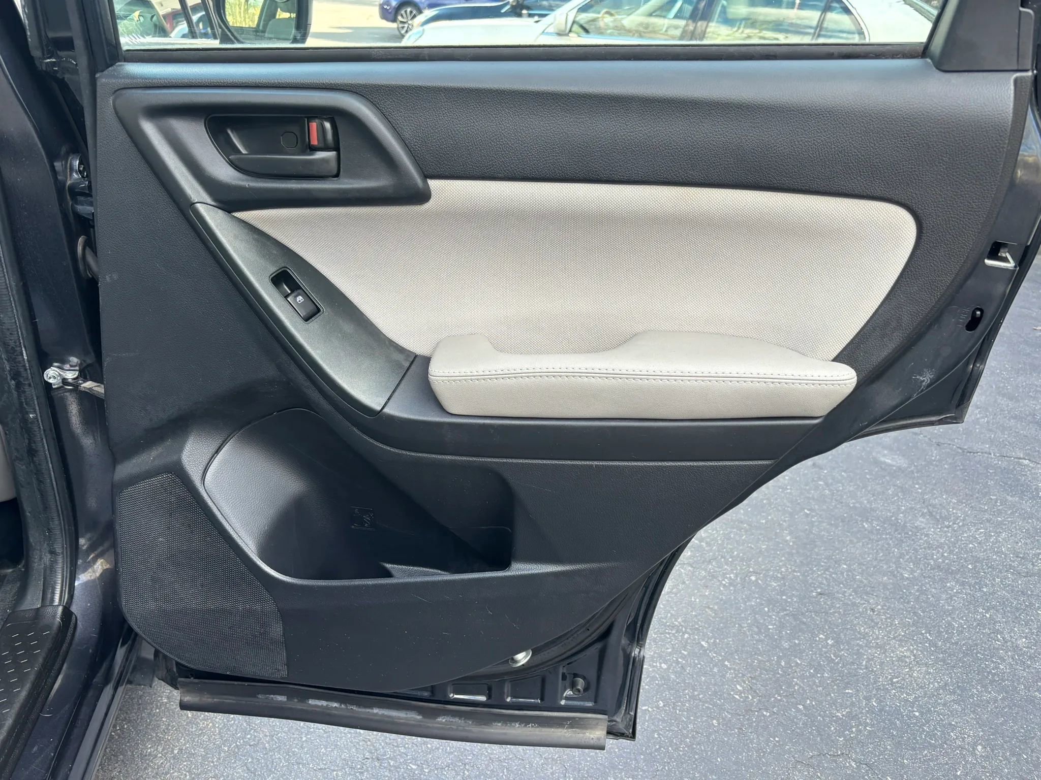 Used 2016 Subaru Forester 2.5i image 15