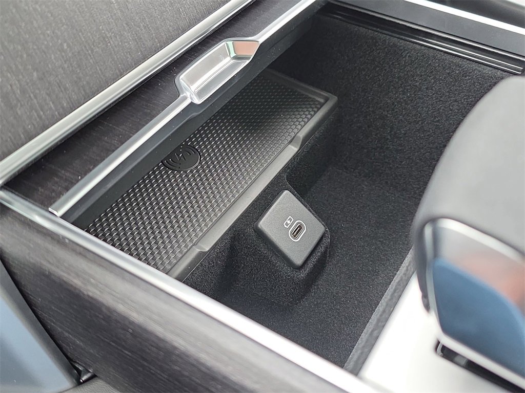 New 2025 Land Rover Range Rover Long Wheelbase SE image 26