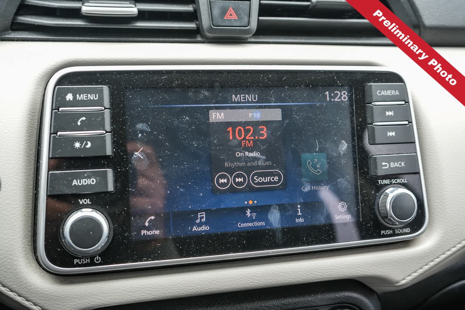 Used 2021 Nissan Versa SV FWD image 19