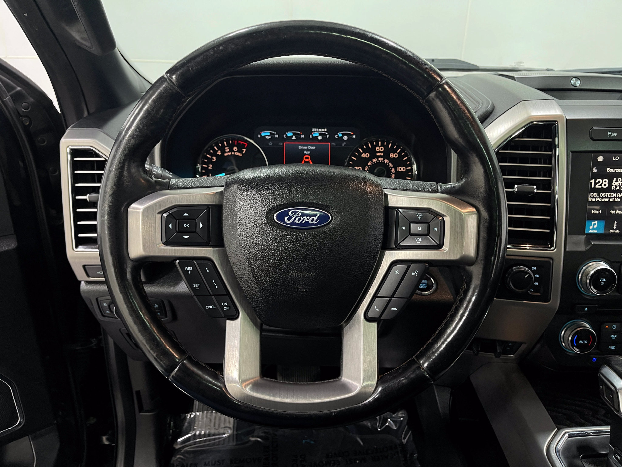 Used 2018 Ford F150 Platinum w/ Equipment Group 701A Luxury AWD/4WD image 22
