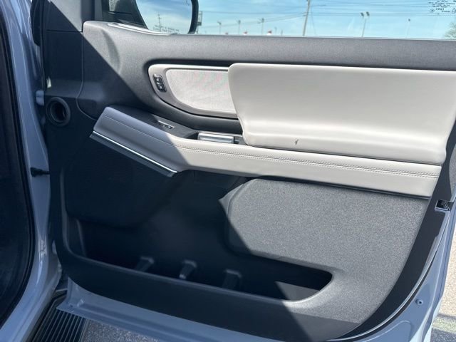 Used 2026 Ford Expedition Active image 13