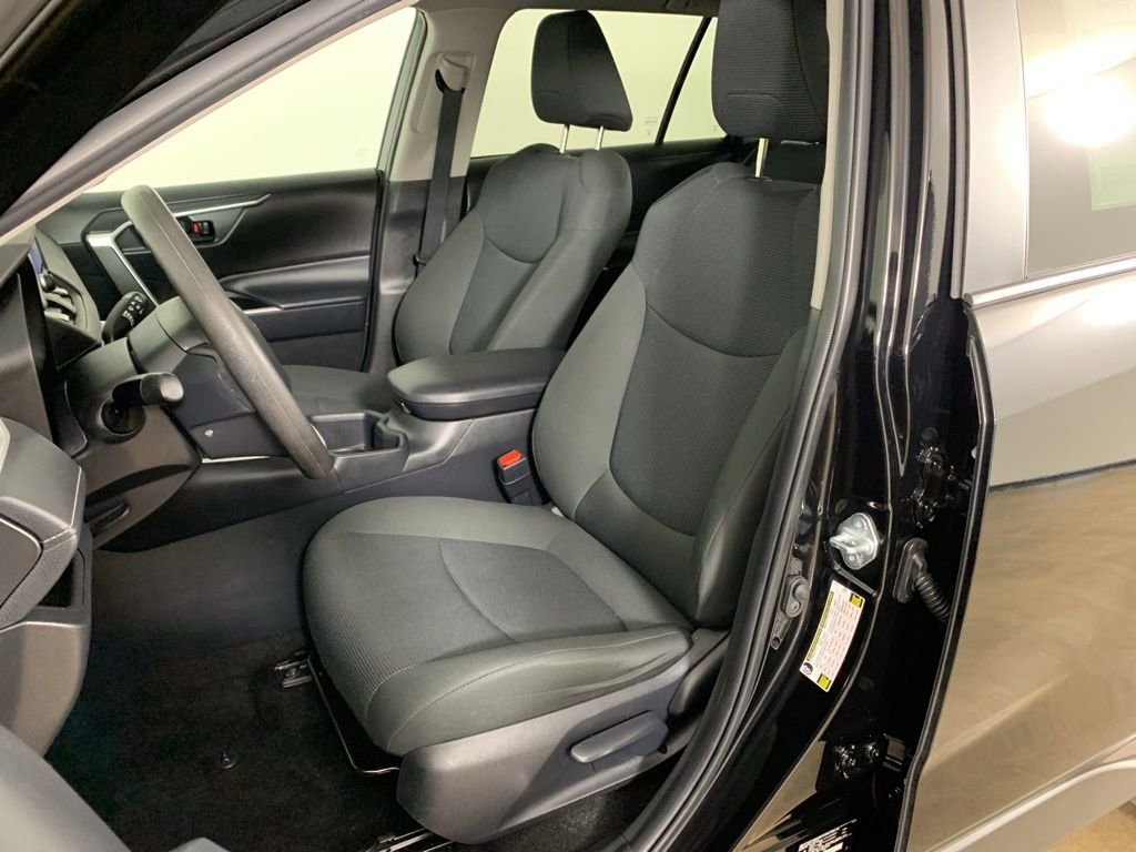 Used 2024 Toyota RAV4 LE image 28