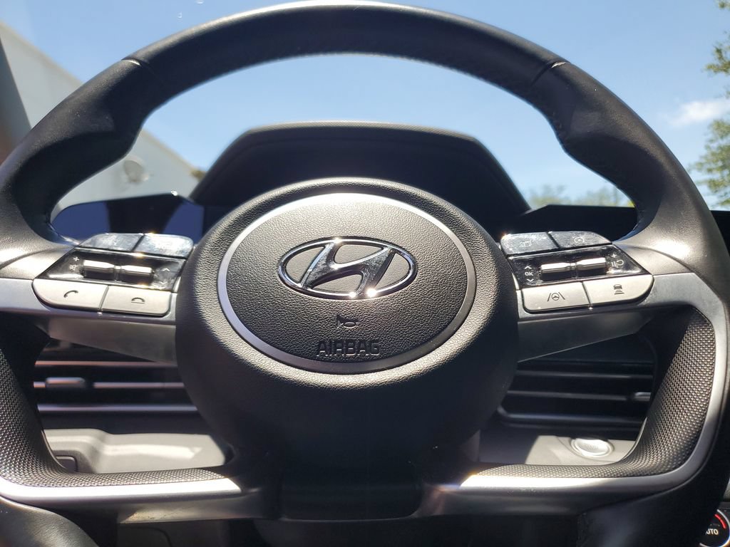 Used 2022 Hyundai Elantra Limited w/ Cargo Package FWD image 24