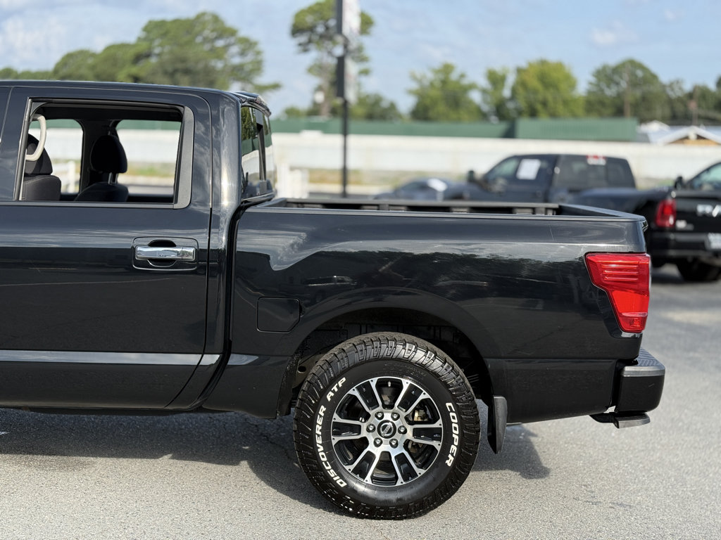 Used 2021 Nissan Titan SV w/ Accessory Utility Package RWD image 6