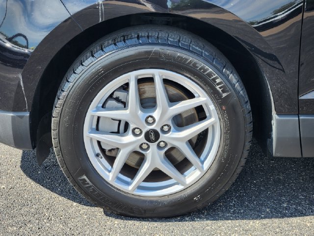 Used 2024 Ford Edge SEL AWD/4WD image 9
