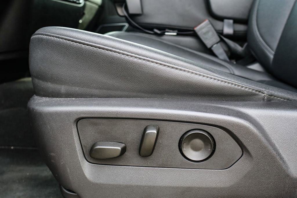 Certified 2025 GMC Sierra 1500 SLT image 10