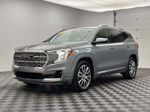 Used 2023 GMC Terrain Denali w/ Denali Premium Package image 2