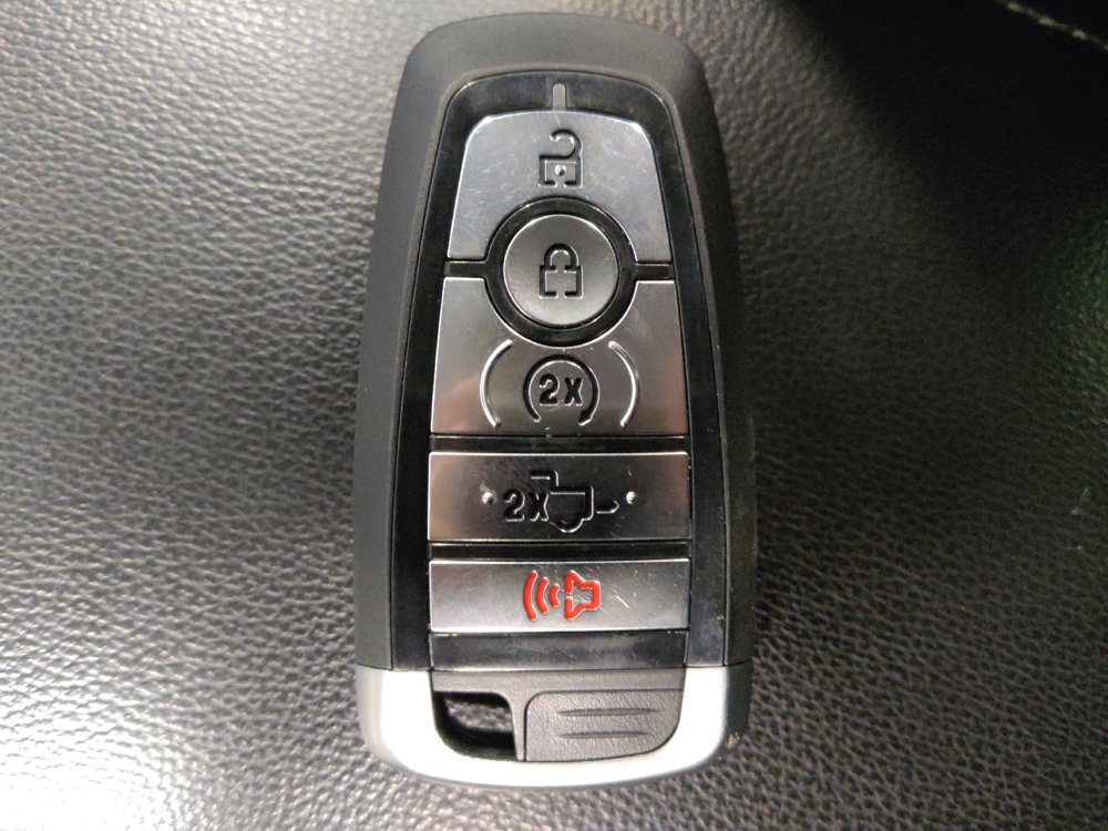 Used 2020 Ford Fusion SEL FWD image 32