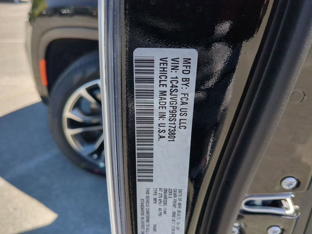 Used 2024 Jeep Grand Wagoneer Series III w/ Rear Seat Video Group 1 AWD/4WD image 24