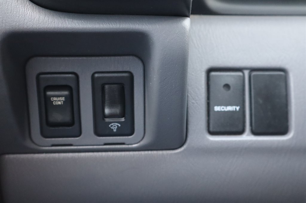 Used 2000 Nissan Frontier XE RWD image 28