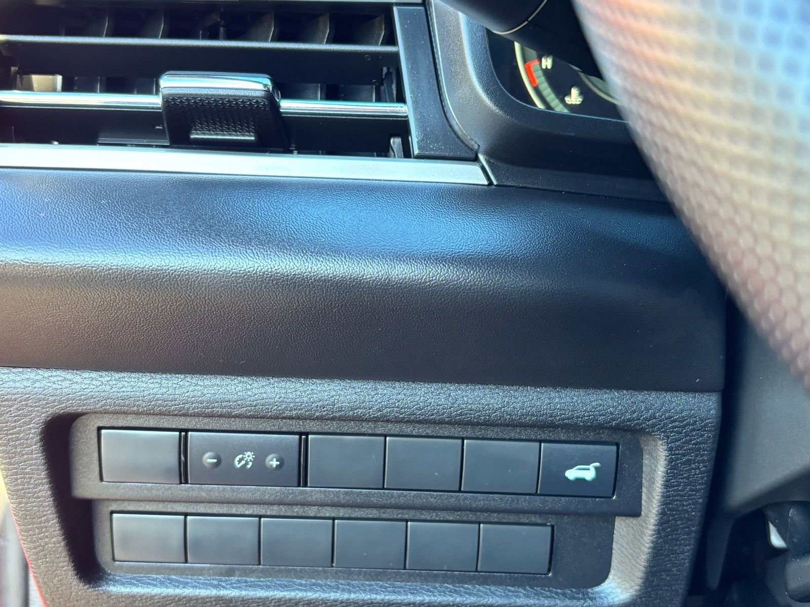 Used 2024 Mitsubishi Outlander SEL image 28