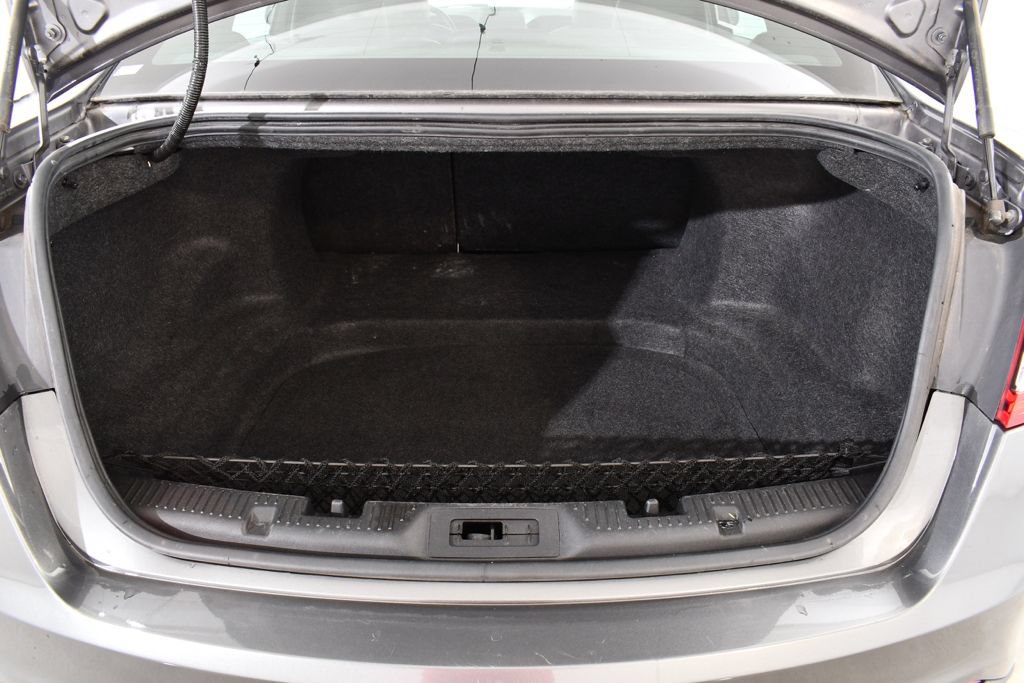 Used 2013 Ford Taurus Limited FWD image 20