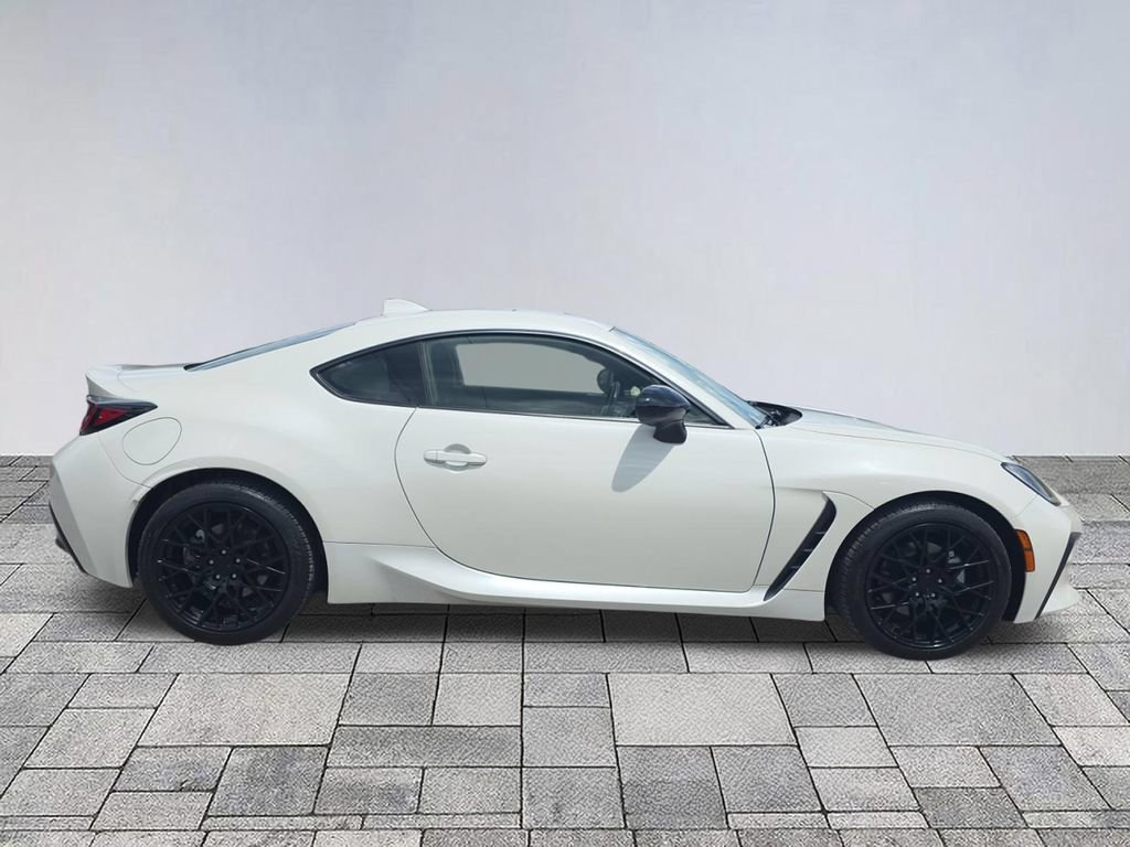 Used 2023 Toyota GR86 RWD image 8