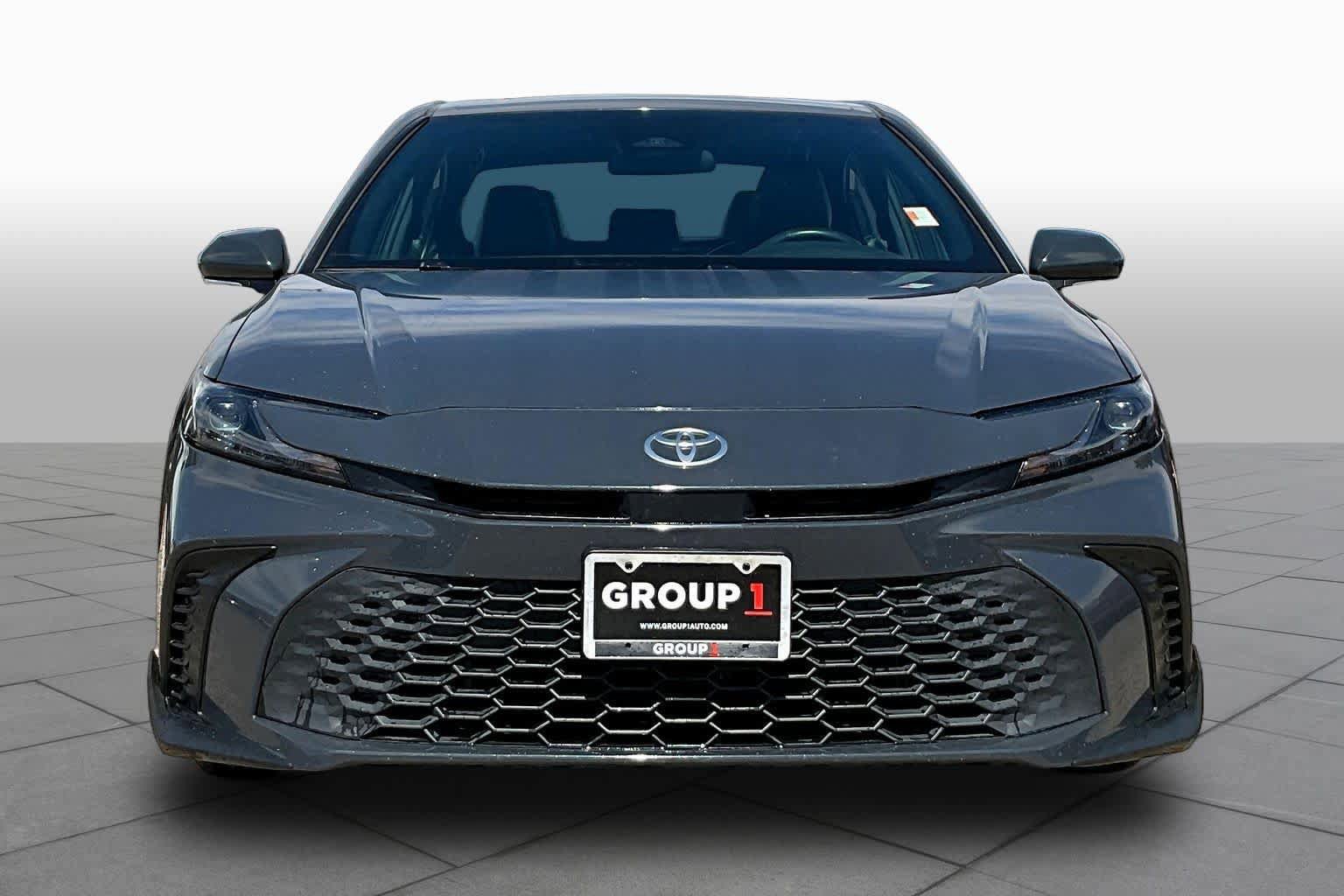 Used 2025 Toyota Camry SE FWD image 4