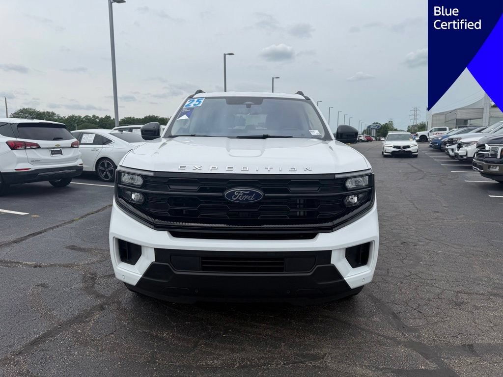 Used 2025 Ford Expedition Active RWD image 2