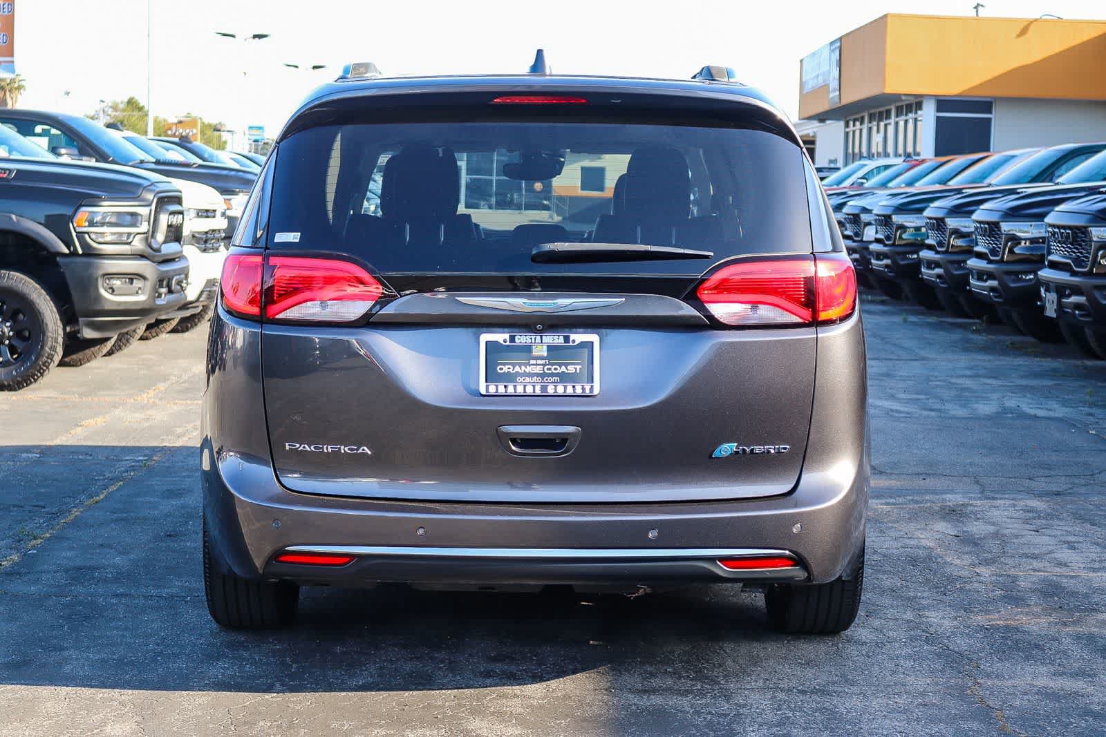 Used 2019 Chrysler Pacifica Limited w/ Advanced Safetytec Group FWD image 5
