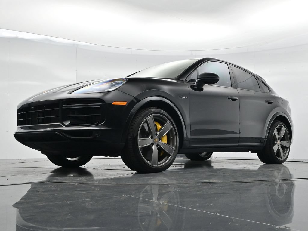 Certified 2023 Porsche Cayenne Turbo S AWD/4WD image 34