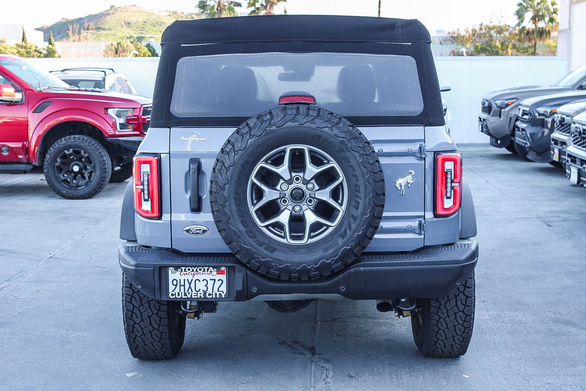 Used 2023 Ford Bronco Badlands image 8