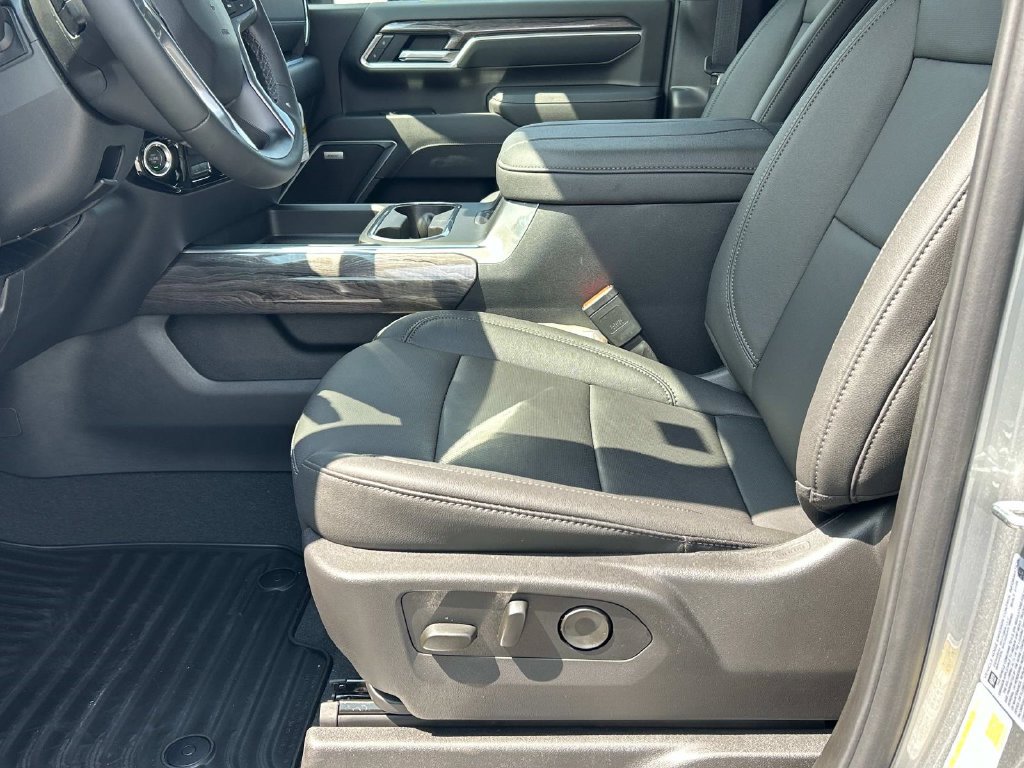 New 2026 Chevrolet Silverado 3500 LTZ w/ LTZ Plus Package AWD/4WD image 17