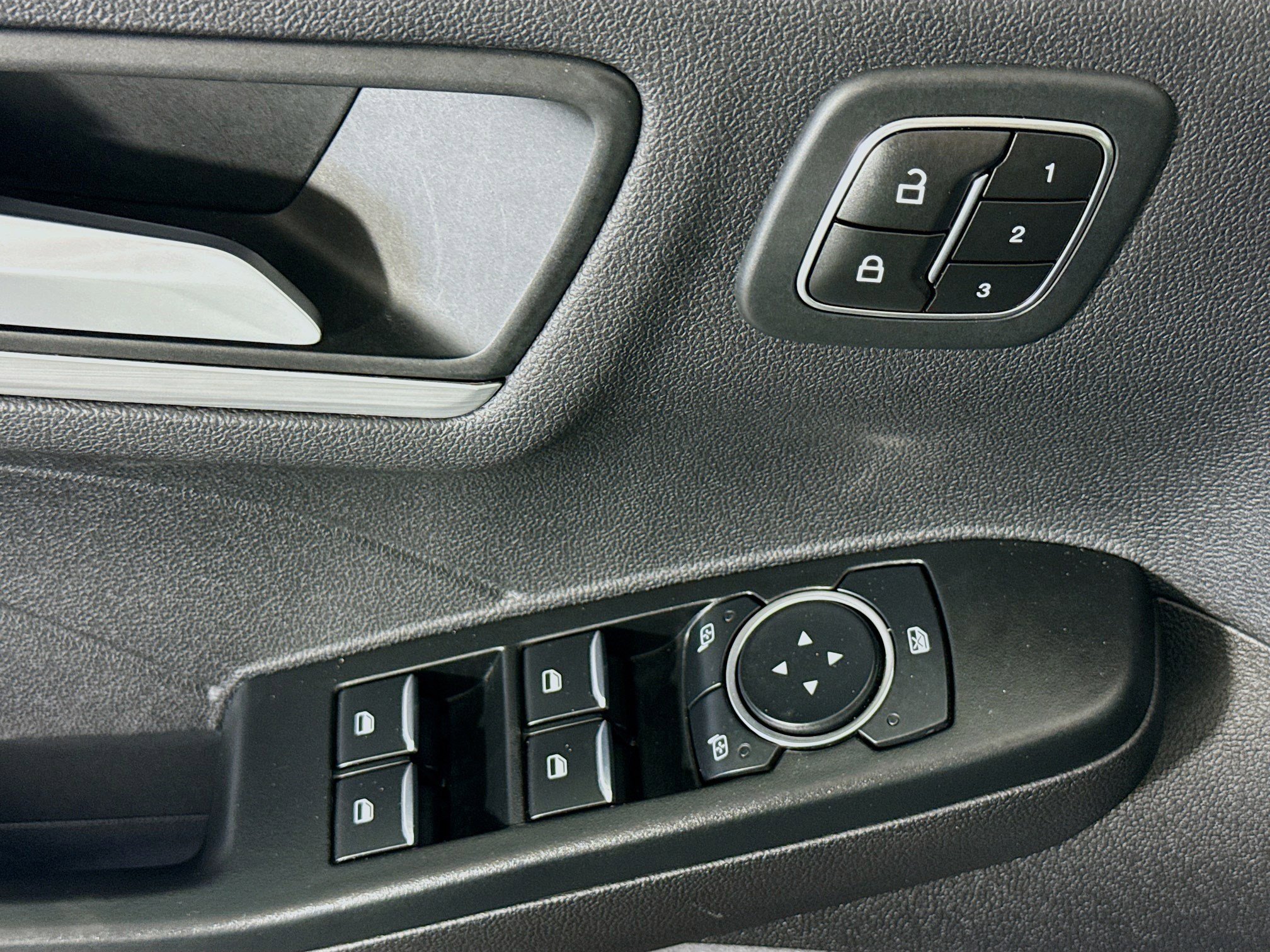Used 2023 Ford Escape SE w/ PHEV Premium Package FWD image 24