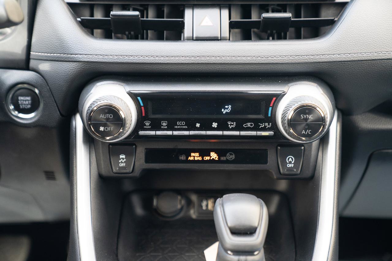 Used 2024 Toyota RAV4 XLE image 32