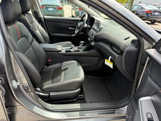 Used 2025 Nissan Sentra SR w/ SR Premium Package FWD image 30