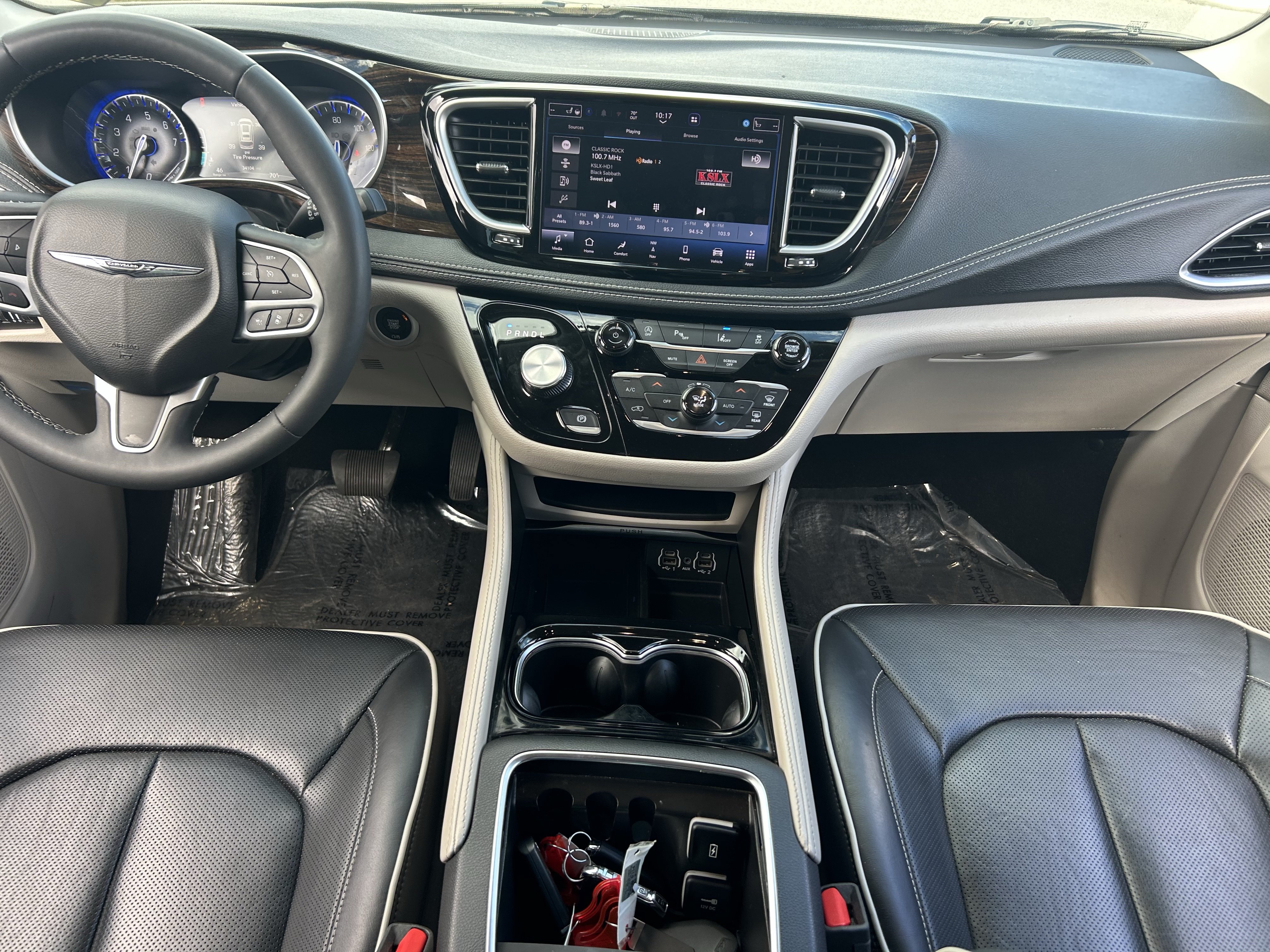 Used 2024 Chrysler Pacifica Limited FWD image 15