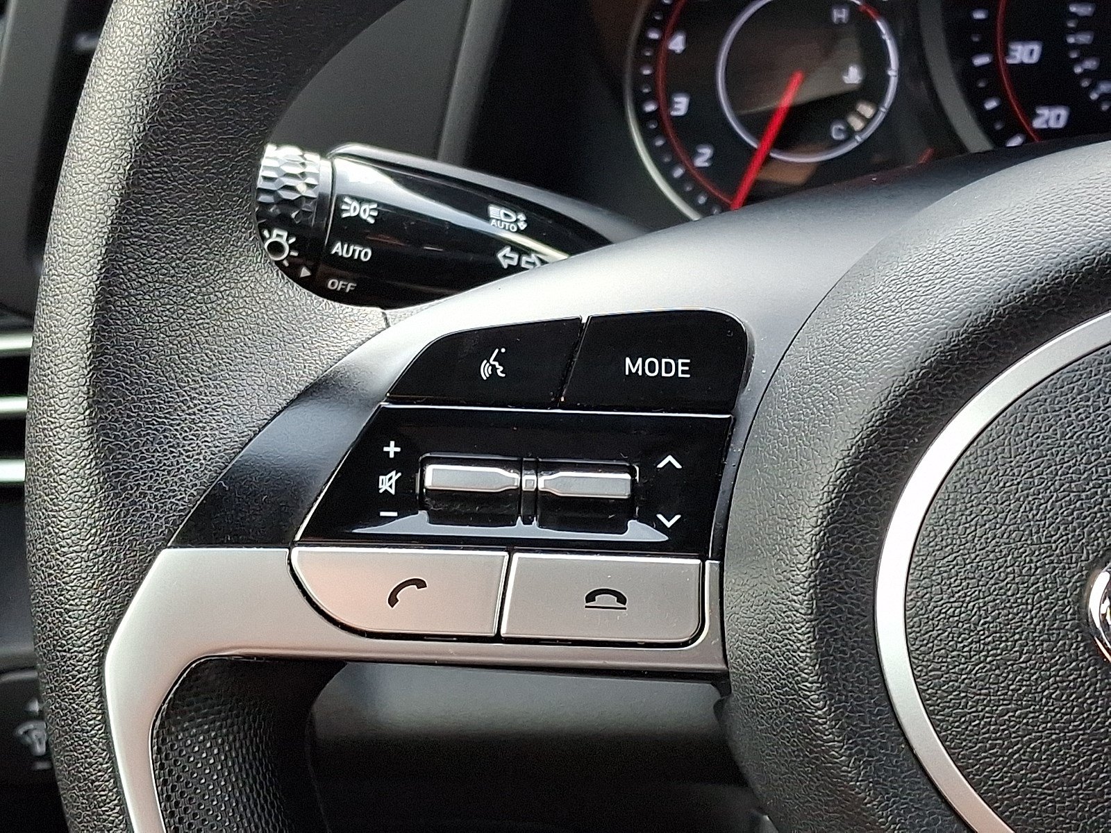 Used 2022 Hyundai Elantra SE FWD image 19