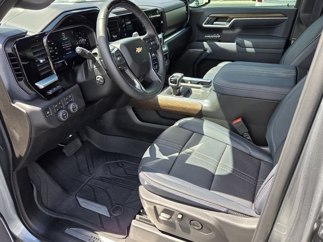 Used 2026 Chevrolet Silverado 1500 High Country AWD/4WD image 9