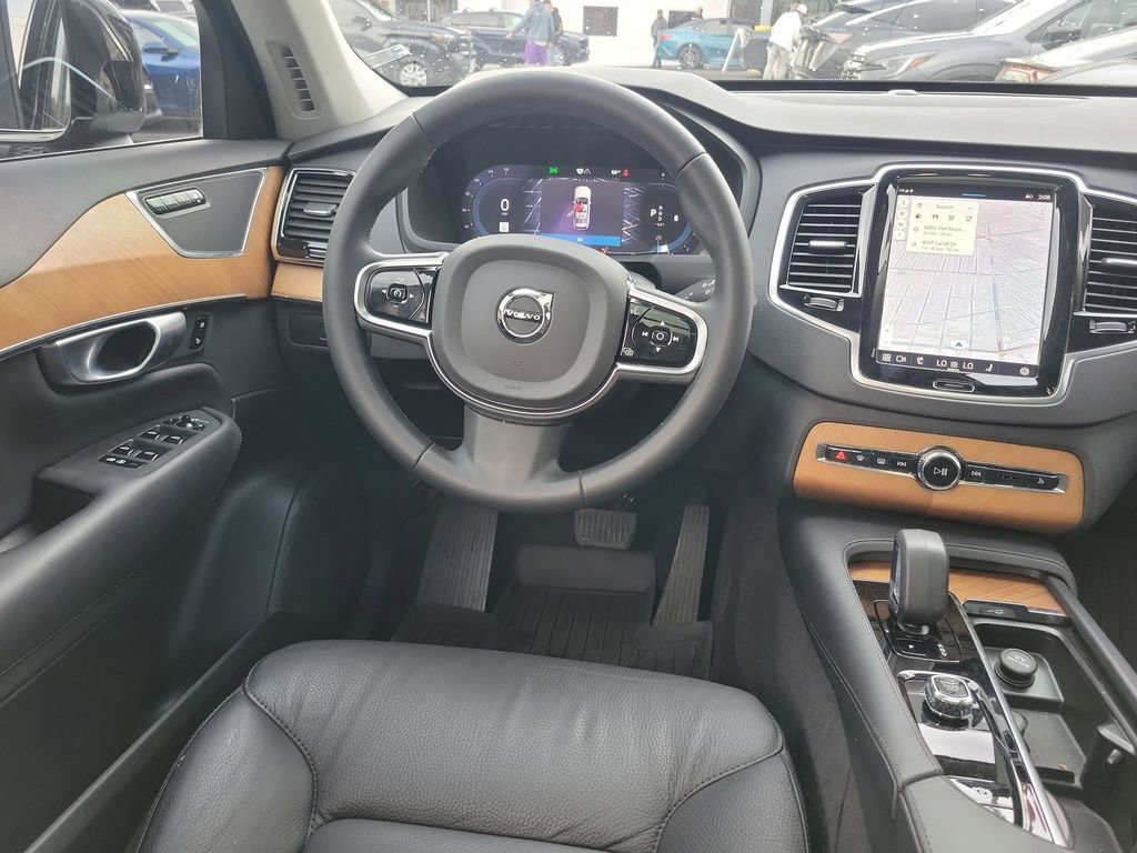 Used 2024 Volvo XC90 B5 Plus w/ Protection Package Premier image 13