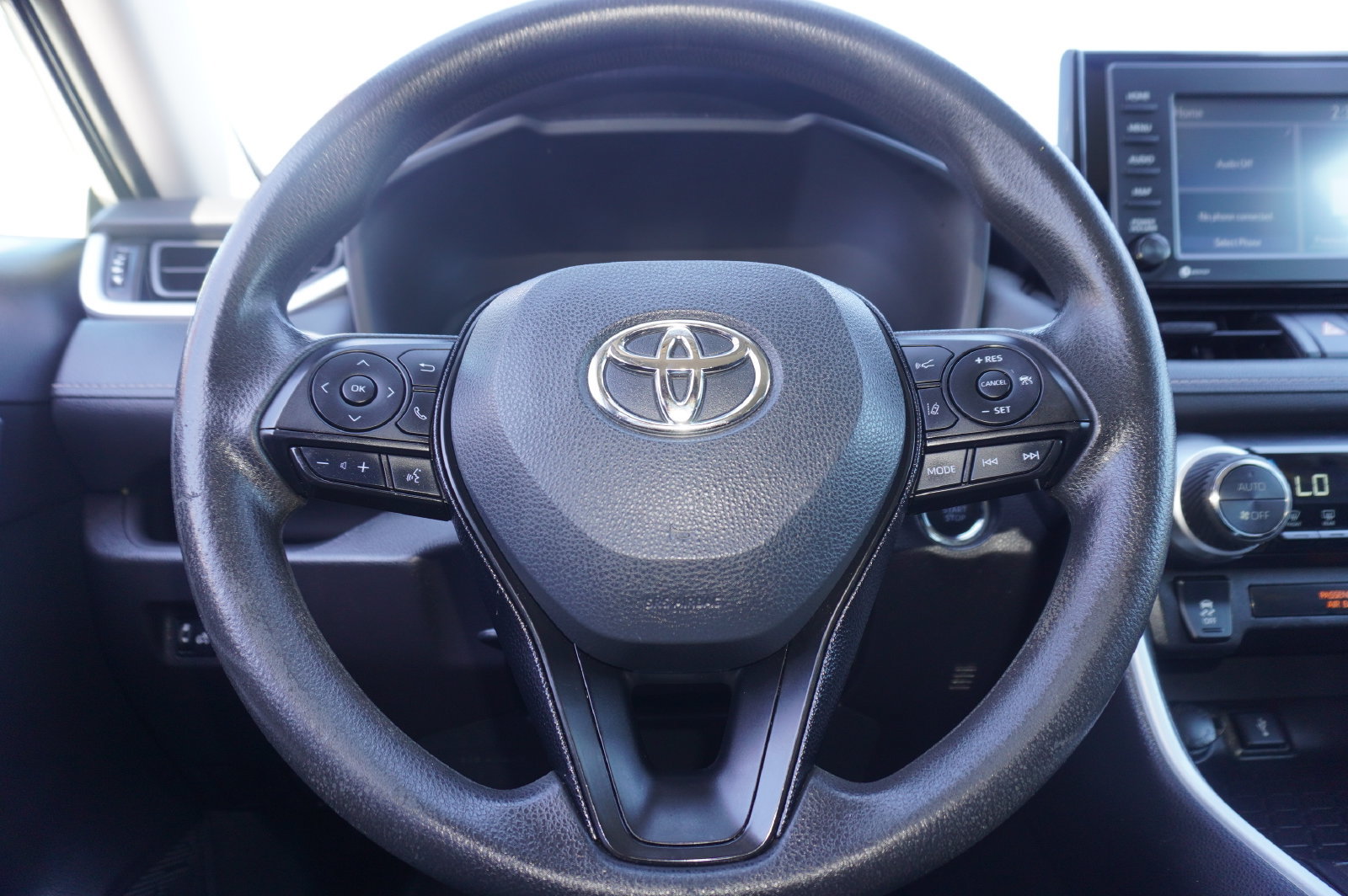 Used 2021 Toyota RAV4 XLE FWD image 20