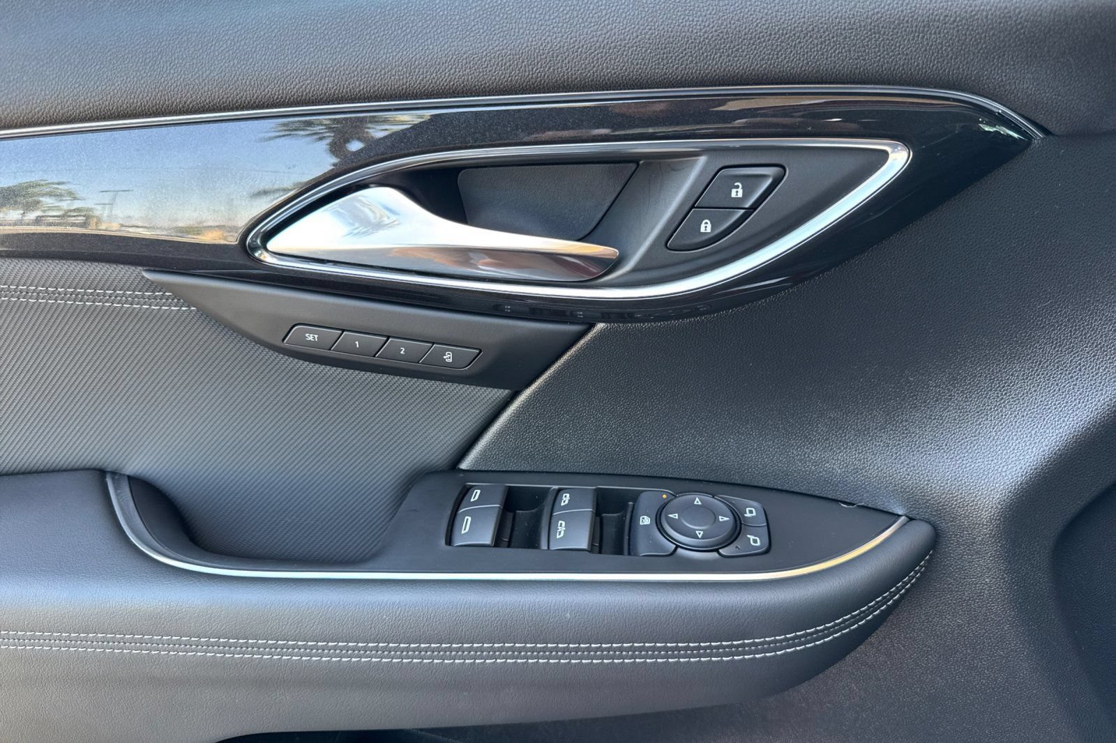 Certified 2024 Buick Envision Preferred AWD/4WD image 11
