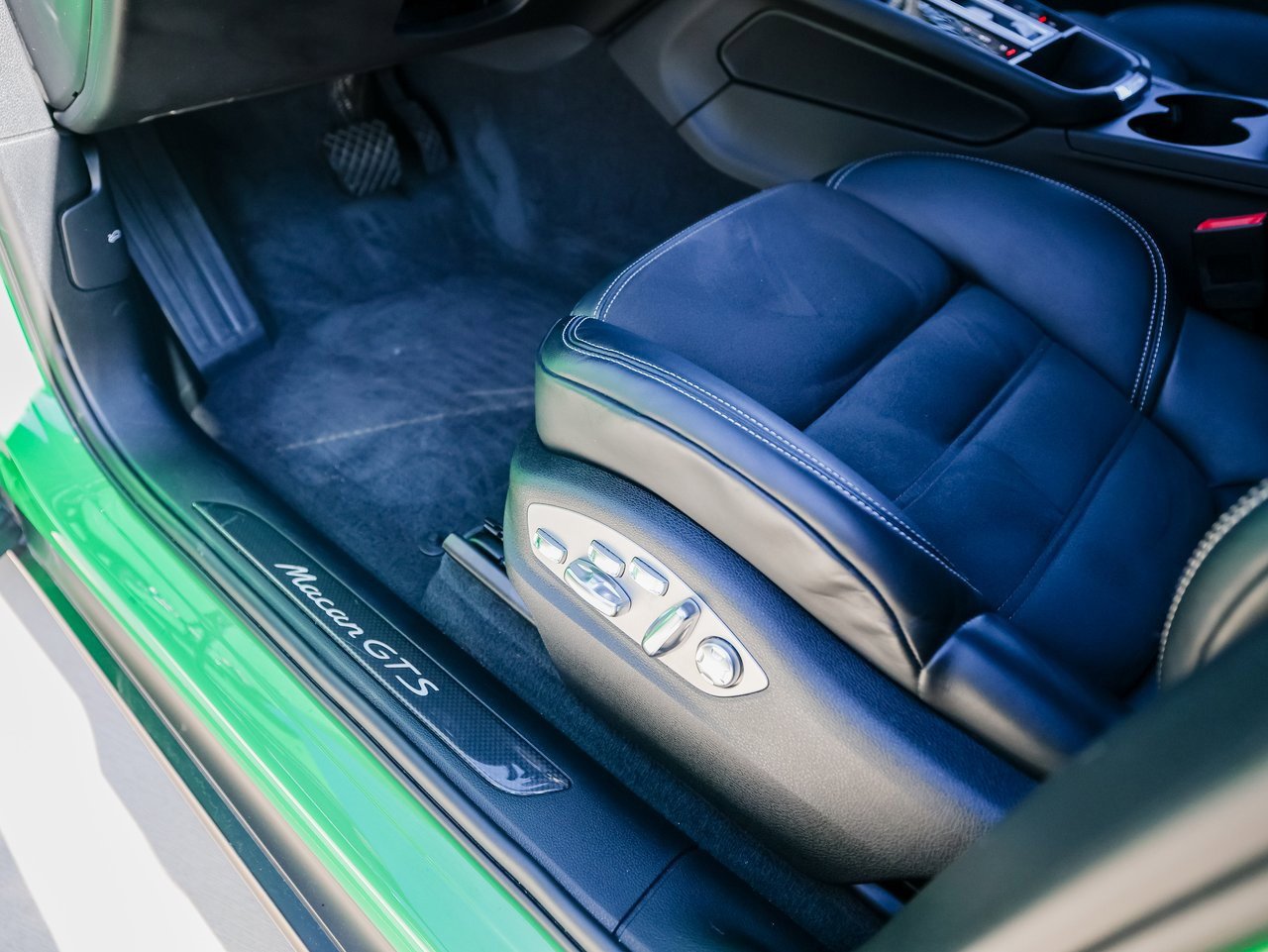 Certified 2024 Porsche Macan GTS image 14