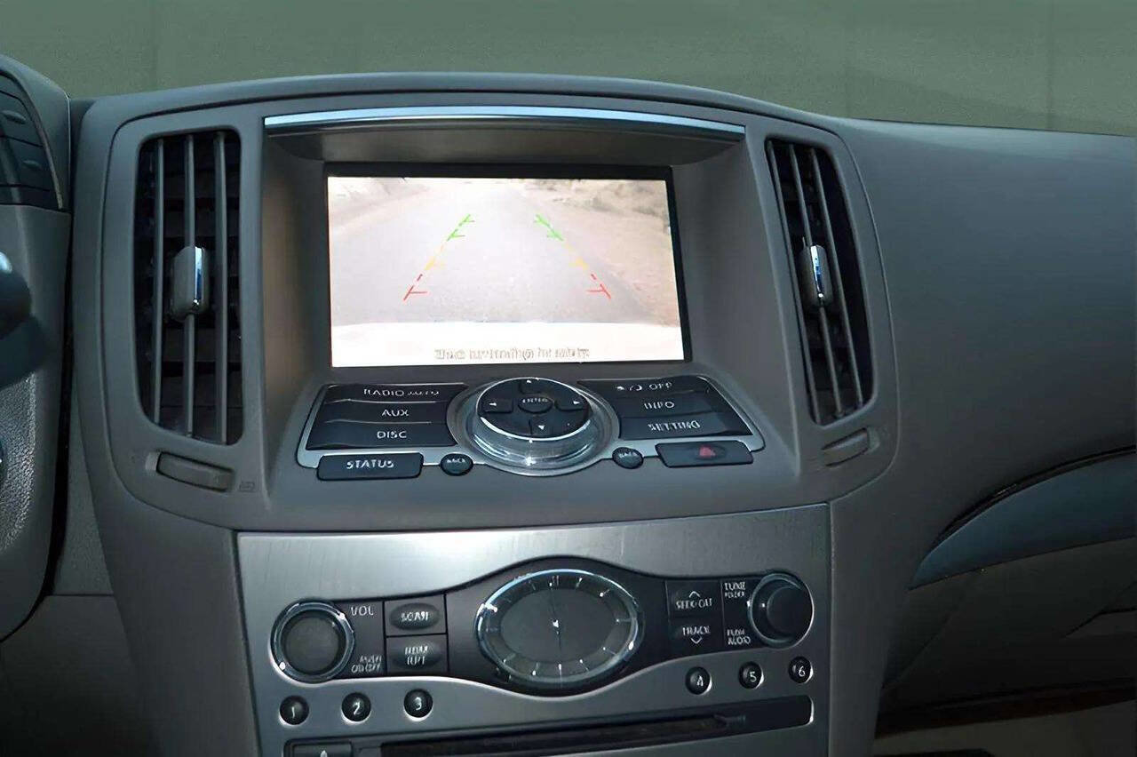 Used 2013 INFINITI G37 Journey w/ Premium Pkg image 16