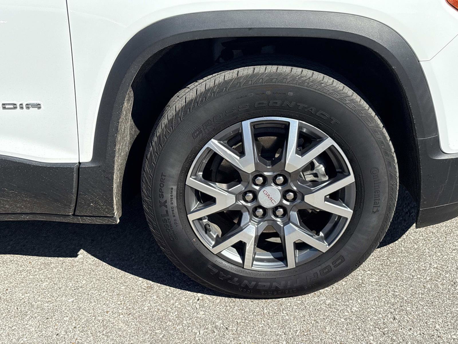 Certified 2023 GMC Acadia SLT image 10