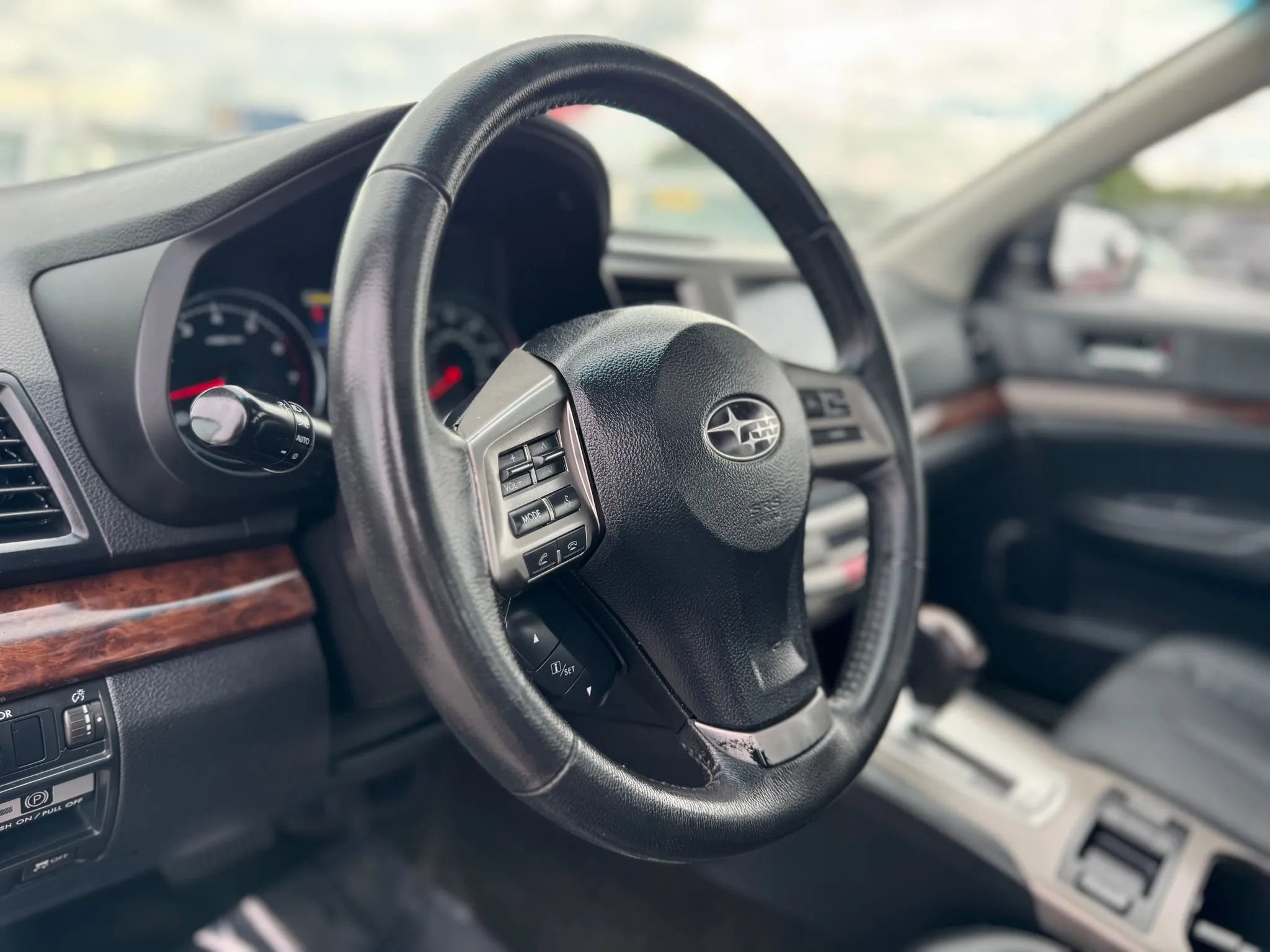 Used 2013 Subaru Legacy 2.5i Limited AWD/4WD image 14