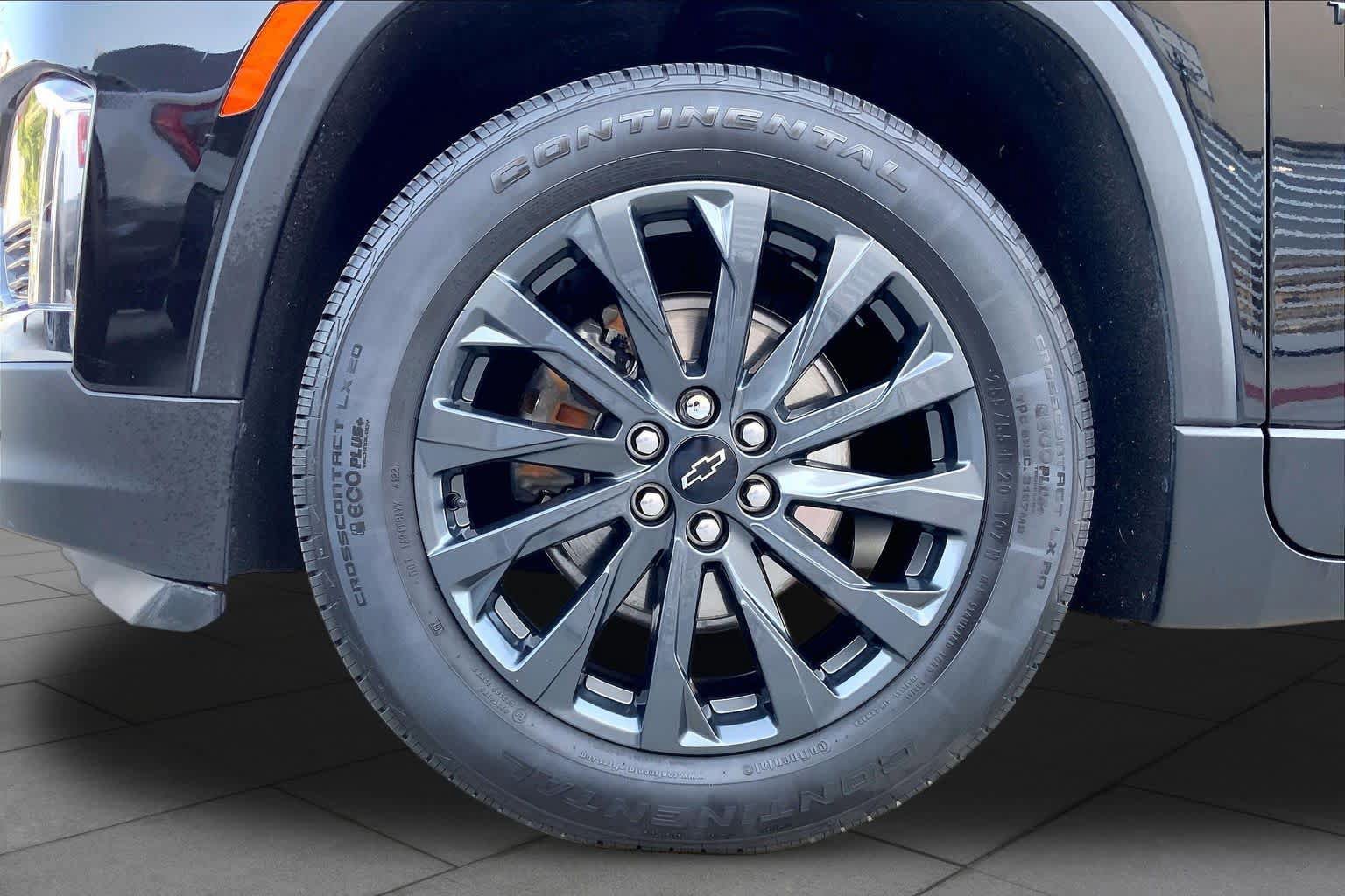 Used 2023 Chevrolet Traverse RS AWD/4WD image 11