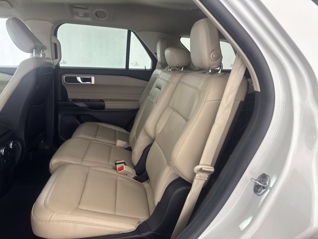 Used 2020 Ford Explorer XLT w/ Equipment Group 202A AWD/4WD image 27