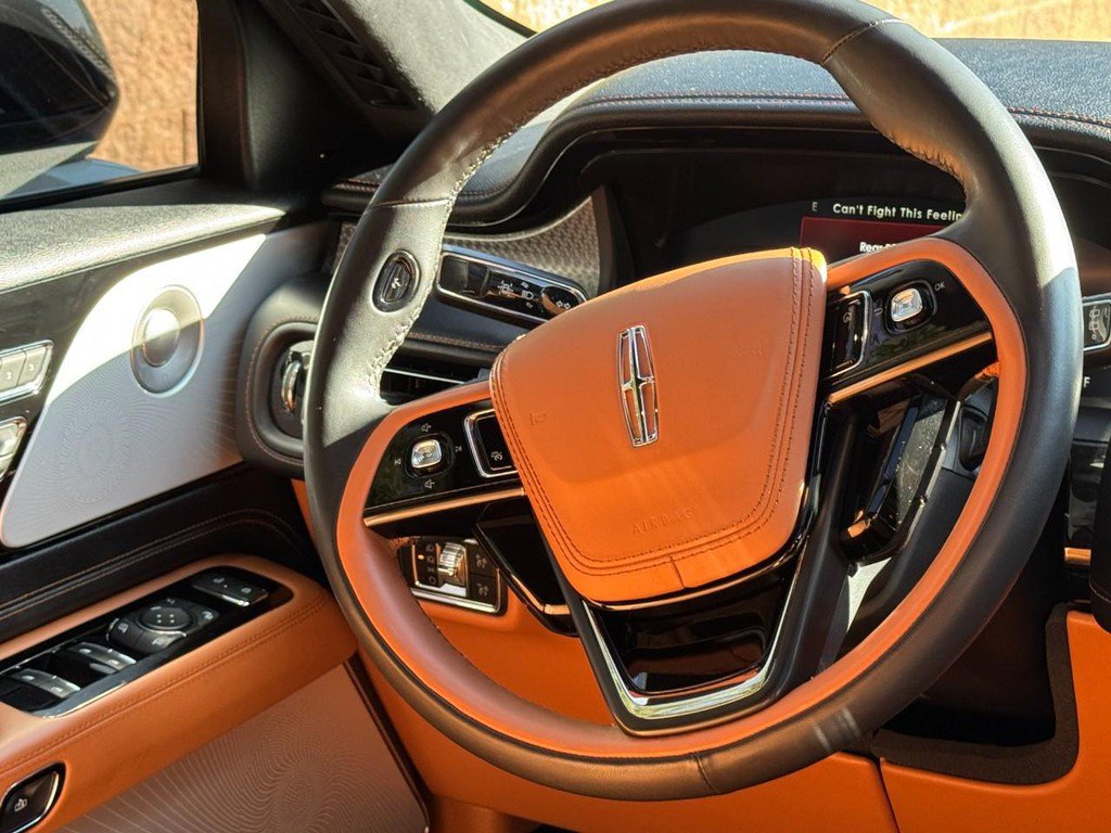 Used 2024 Lincoln Aviator Black Label w/ Dynamic Handling Package image 12