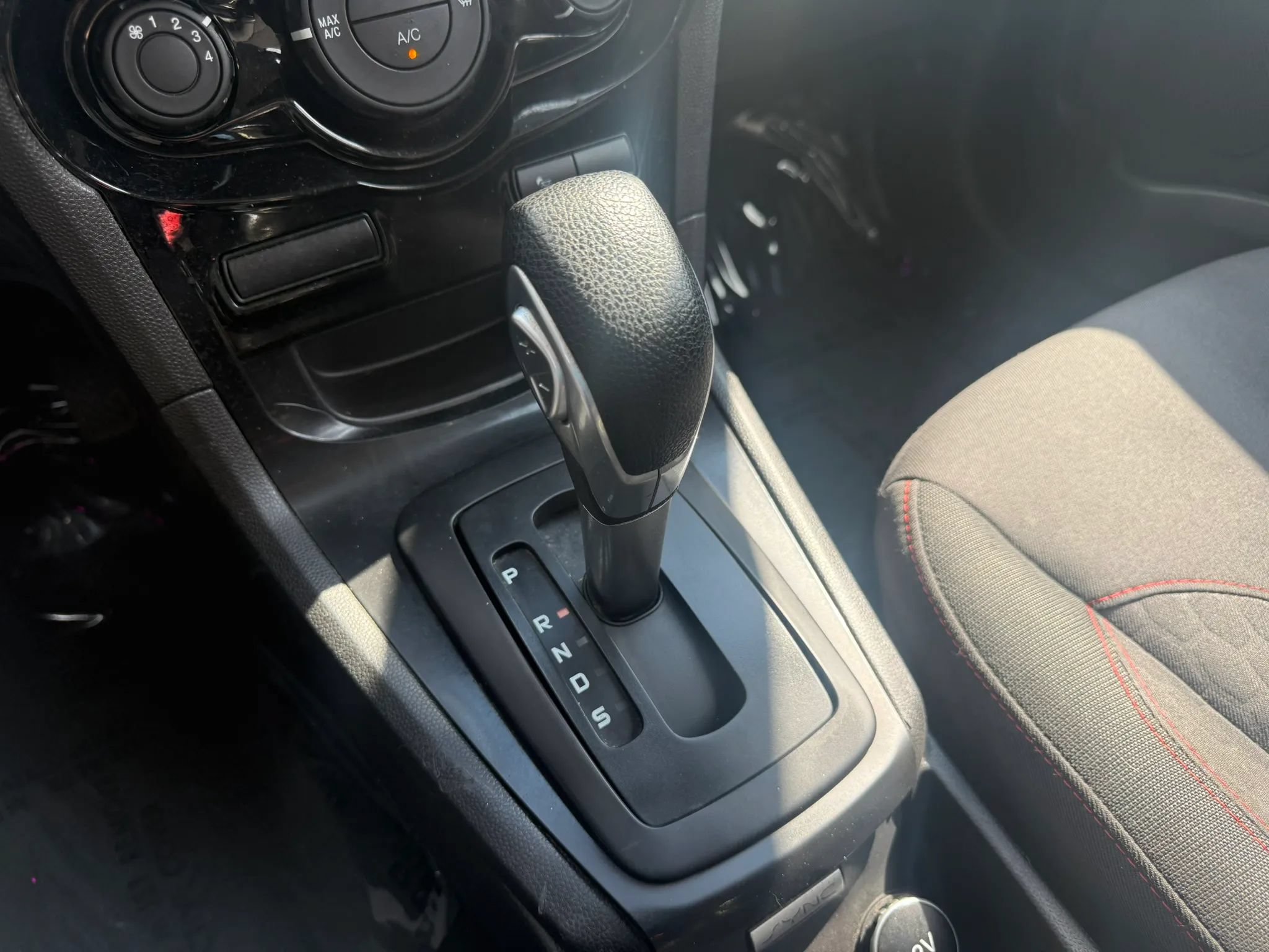 Used 2017 Ford Fiesta SE w/ Equipment Group 201A FWD image 15
