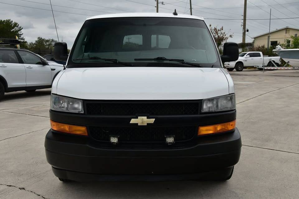 Used 2019 Chevrolet Express 3500 LS RWD image 2