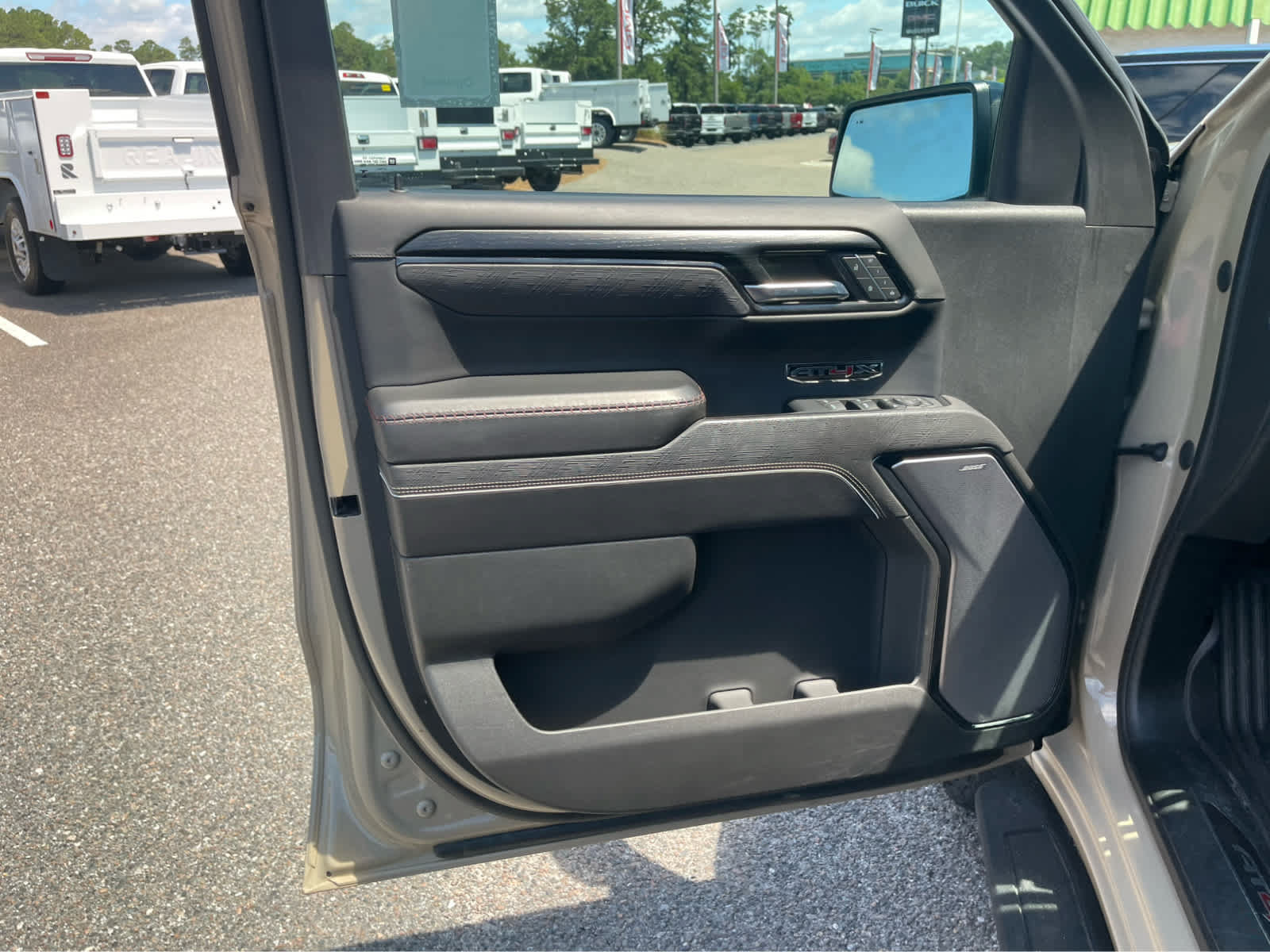 Used 2023 GMC Sierra 1500 AT4X AWD/4WD image 10