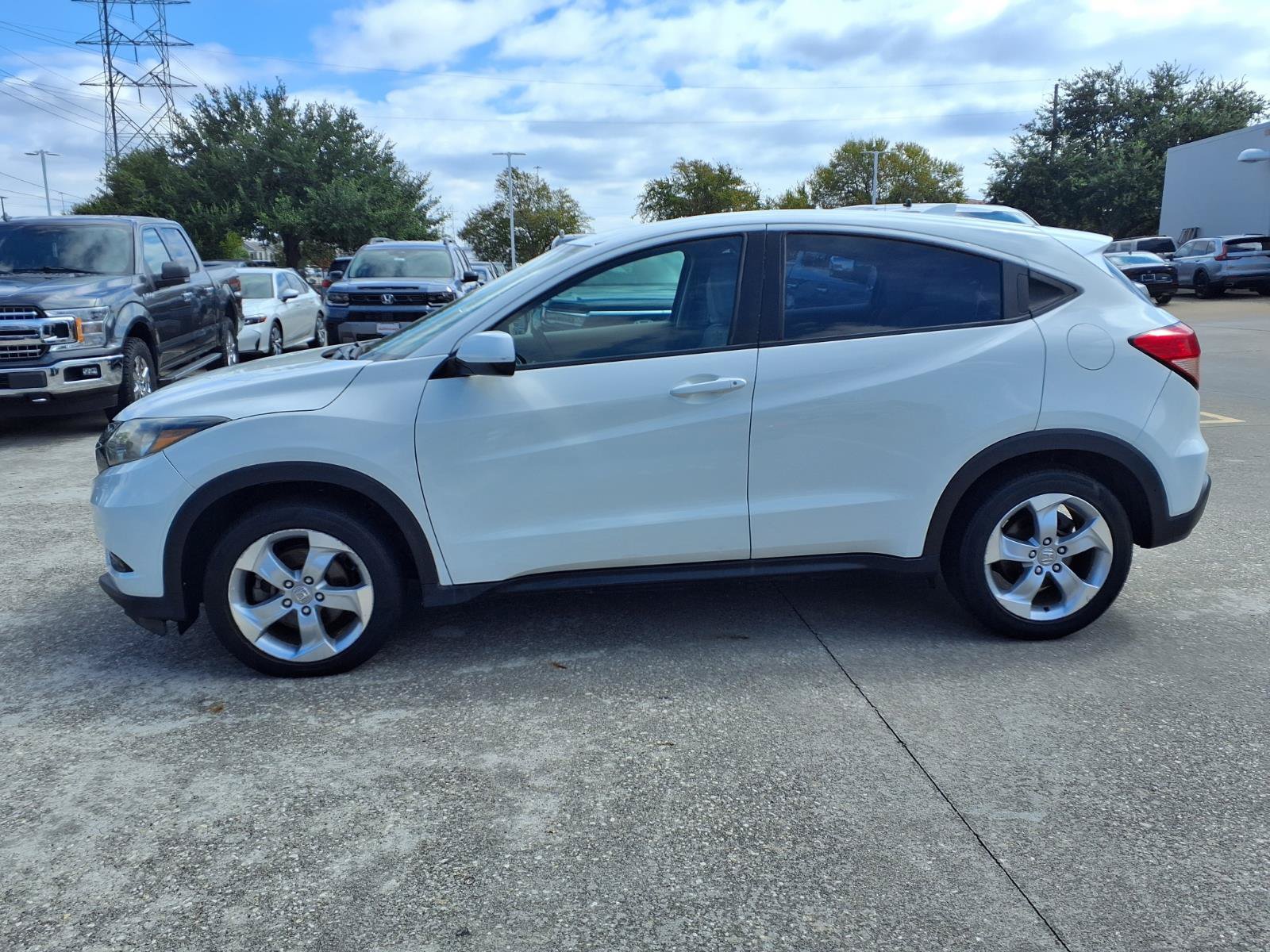 Used 2016 Honda HR-V LX image 21