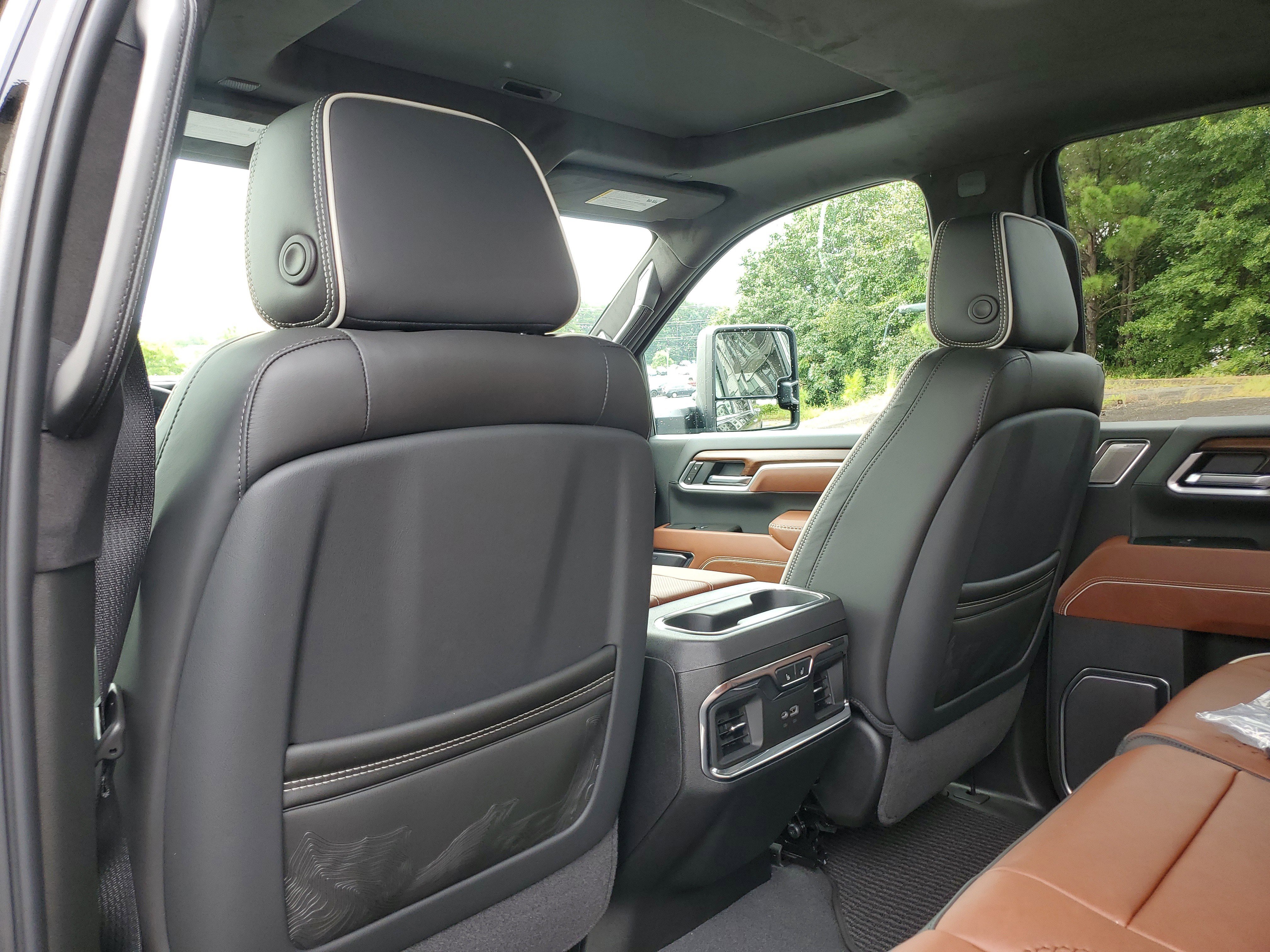 New 2025 GMC Sierra 2500 Denali Ultimate image 10