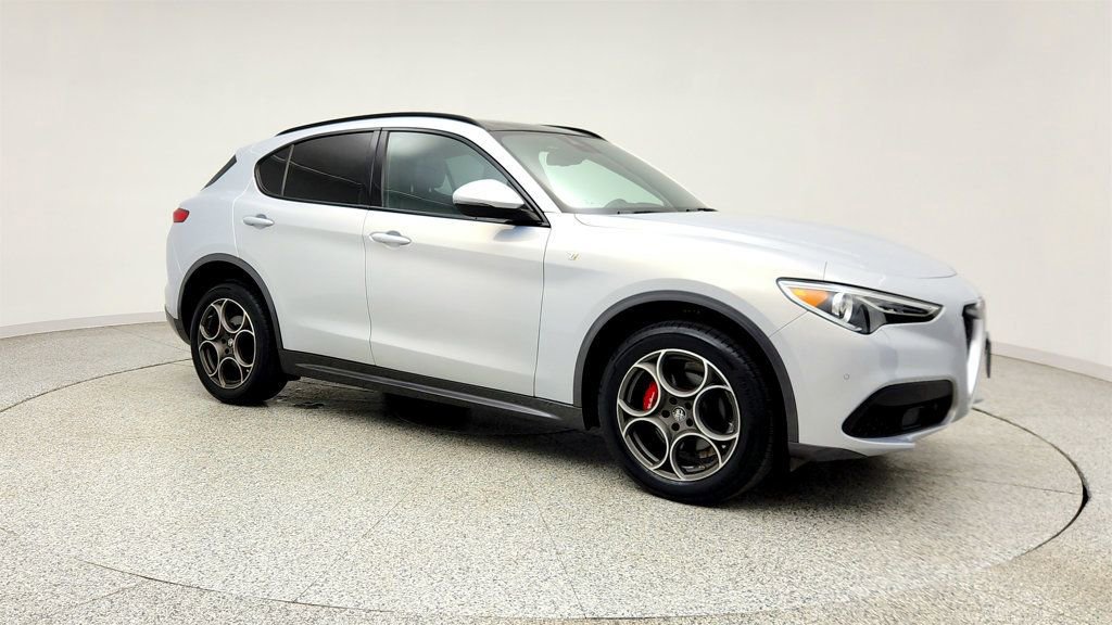 Used 2022 Alfa Romeo Stelvio Ti AWD/4WD image 3